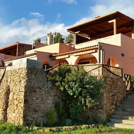 Eden Villa *